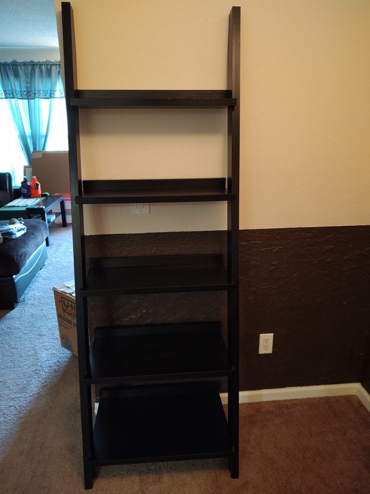 Black ladder shelf.. Great condition