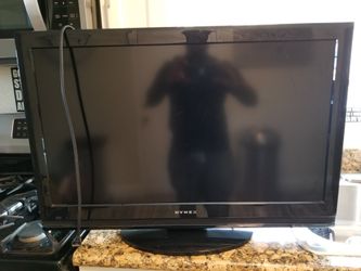 Dynex 32" tv & free blu ray player