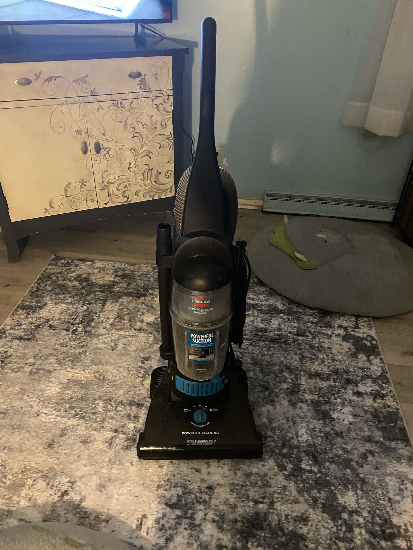 bissell powergroom bagless vacuum 68C77