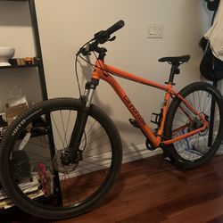 Cannondale Trail 6 - Mountain Bicycle