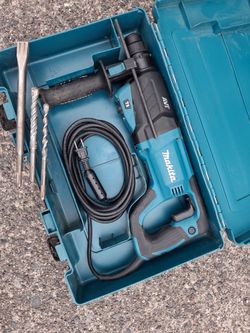 Makita HR264 1in Roto Rotary SDS Hammer Drill. Almost new in case with bits. Pick up fremont sea. No ball offers please. No trades