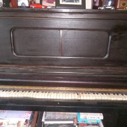 PIANO FOR SALE ( ANTIQUE)