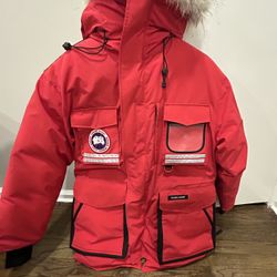 SALE!! Men’s Canada Goose Snow Parka 