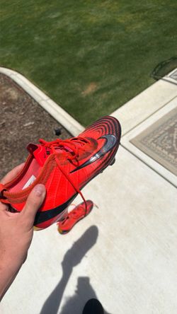 Size 11 Nike football cleats