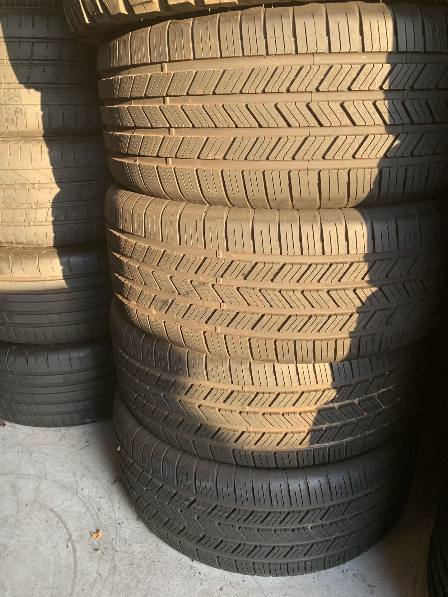 Like new set of 265/50/19 Goodyear