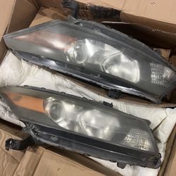 Original 2011 Honda Accord OEM Headlight Assembly- Good Condition, Pair Available.