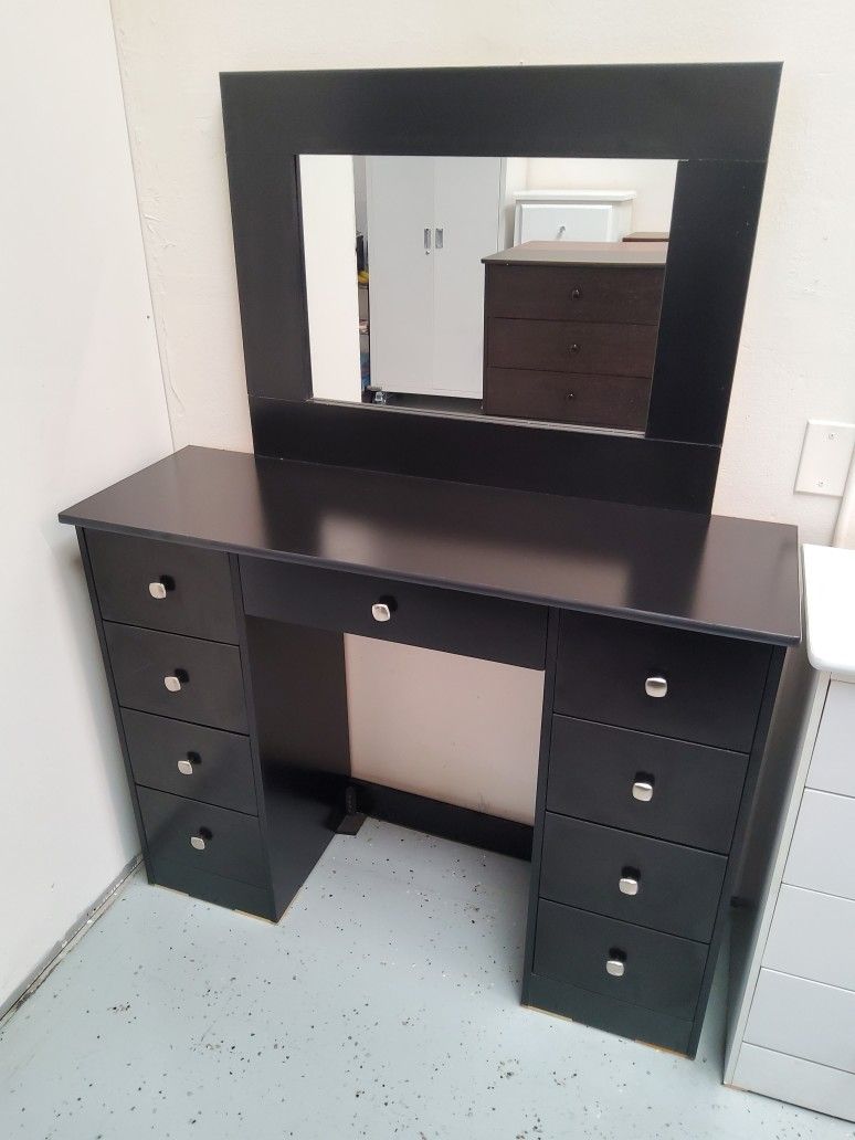 Black Vanity Dresser With Mirror!
