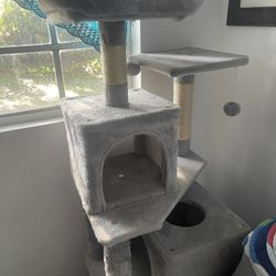 Like New Four Tier Cat Tower