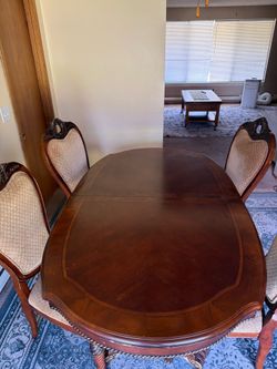 Free Dining Table