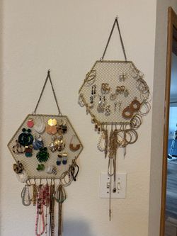 Jewelry Holder w/out jewelry