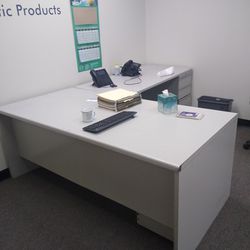An L-shaped Office Desk