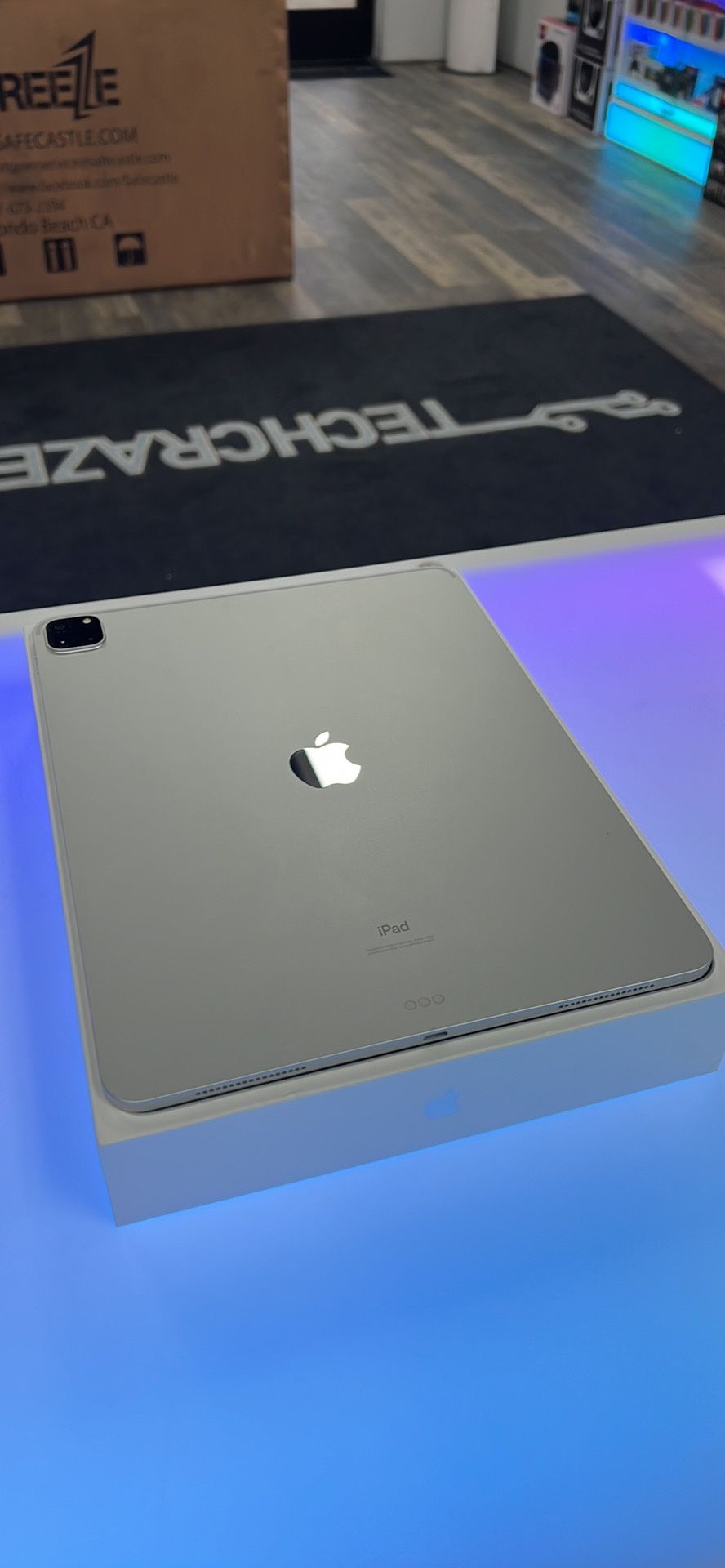iPad Pro 4th Gen 256GB 12.9” Silver