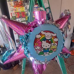 Hello Kitty Piñata 