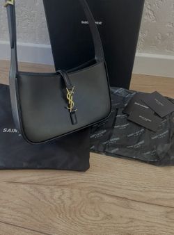 Saint Laurent Le 5 À 7 Hobo bag Authentic 