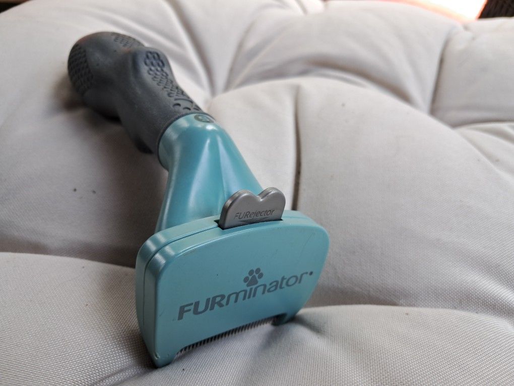 Furminator Deshedding Tool