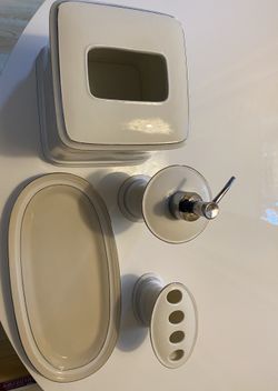 Croscill Bathroom Vanity set (rare)
