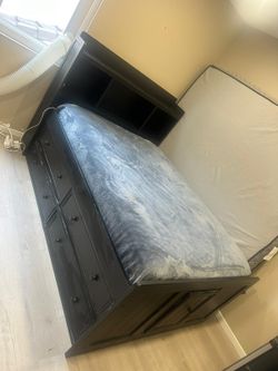 Queen Bed