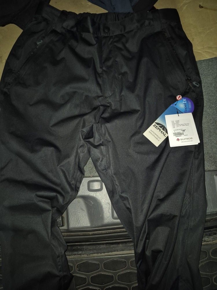 !! BRAND NEW RICHARD ZEPHAL GOLF  RAIN PANTS !!