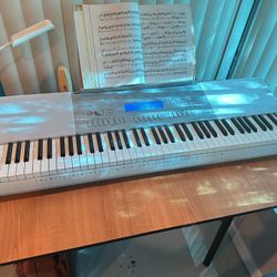 Casio WK 225 Electric Piano 