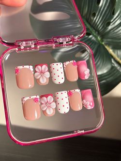 Press-On Nails Sets