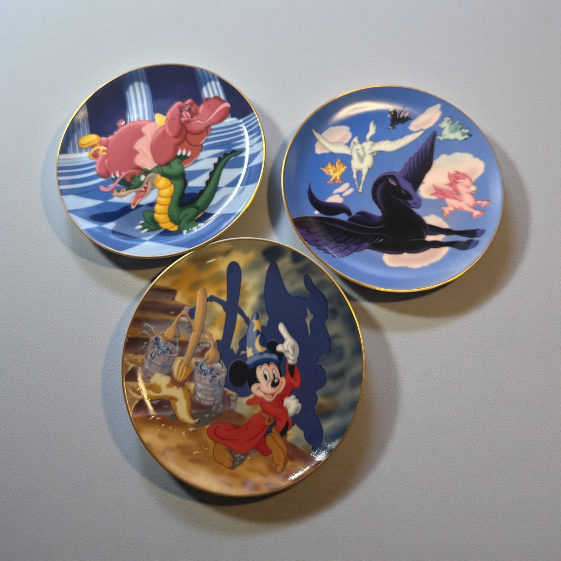 3 Disney 6” collectors plate for decoration not use all have original box great Disney Collection. T-19