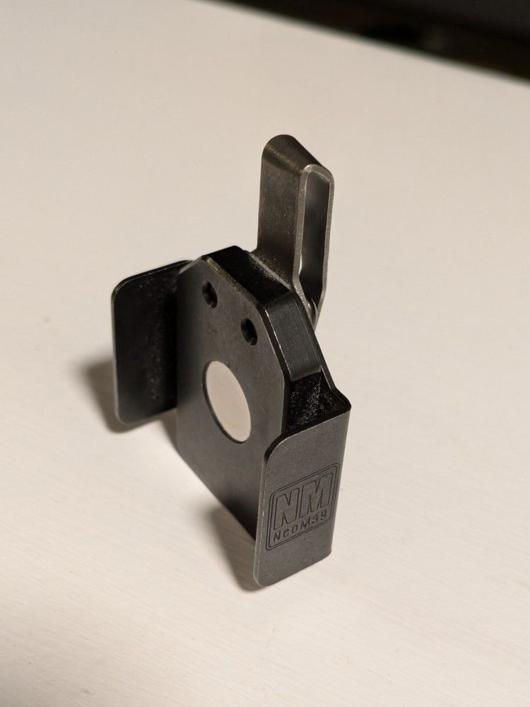 Neomag Magnetic Pocket Magazine Holder