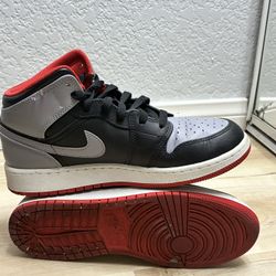 Air Jordan 1 Mid