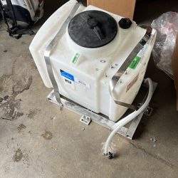 25 Gallon Water Tank With Base 