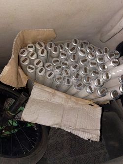 Fluorescent light bulbs