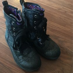 Girl Skechers Size 12