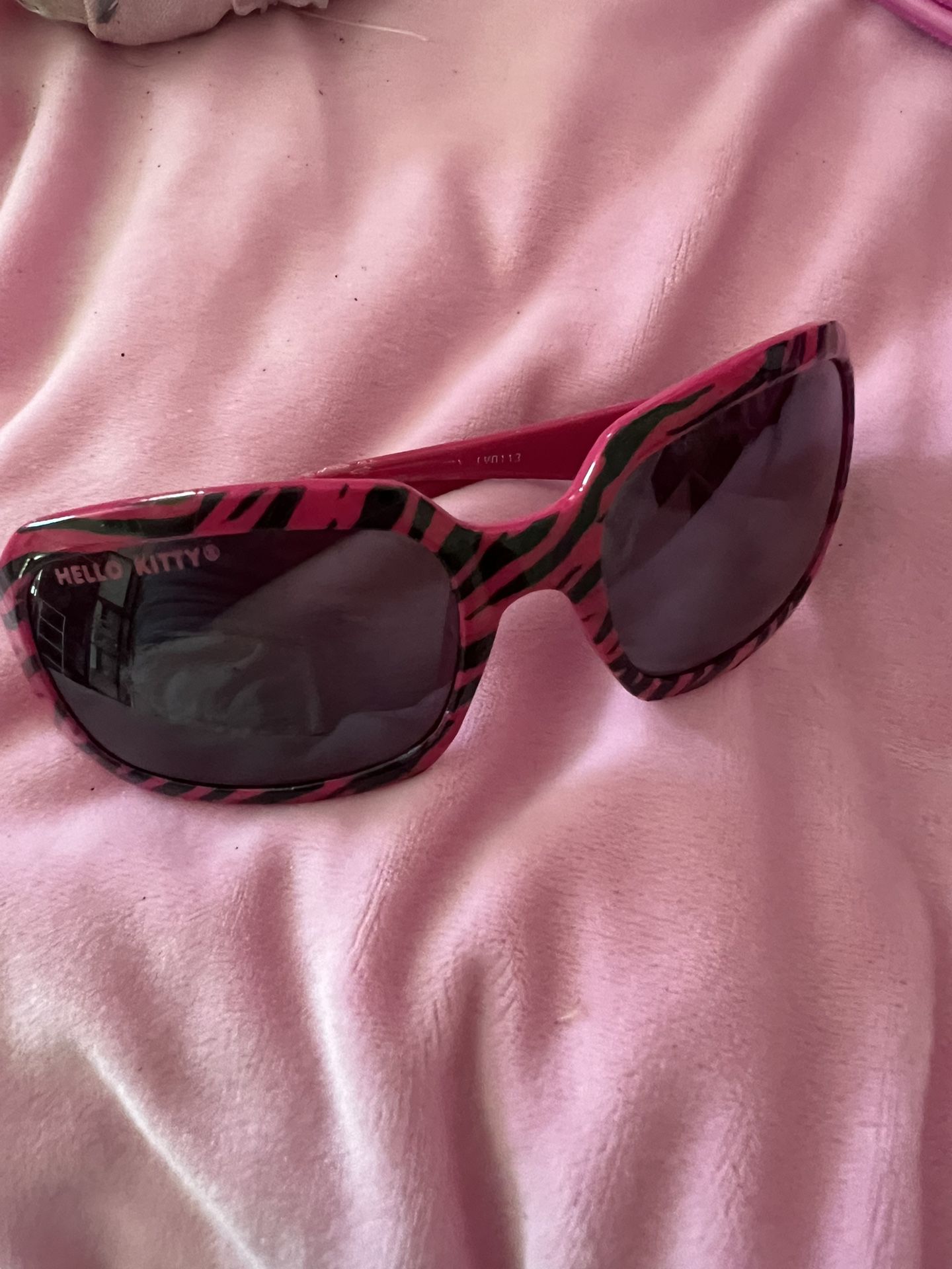 Hello kitty y2k zebra print sunglasses