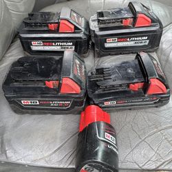 Milwaukee battery’s Bundle 