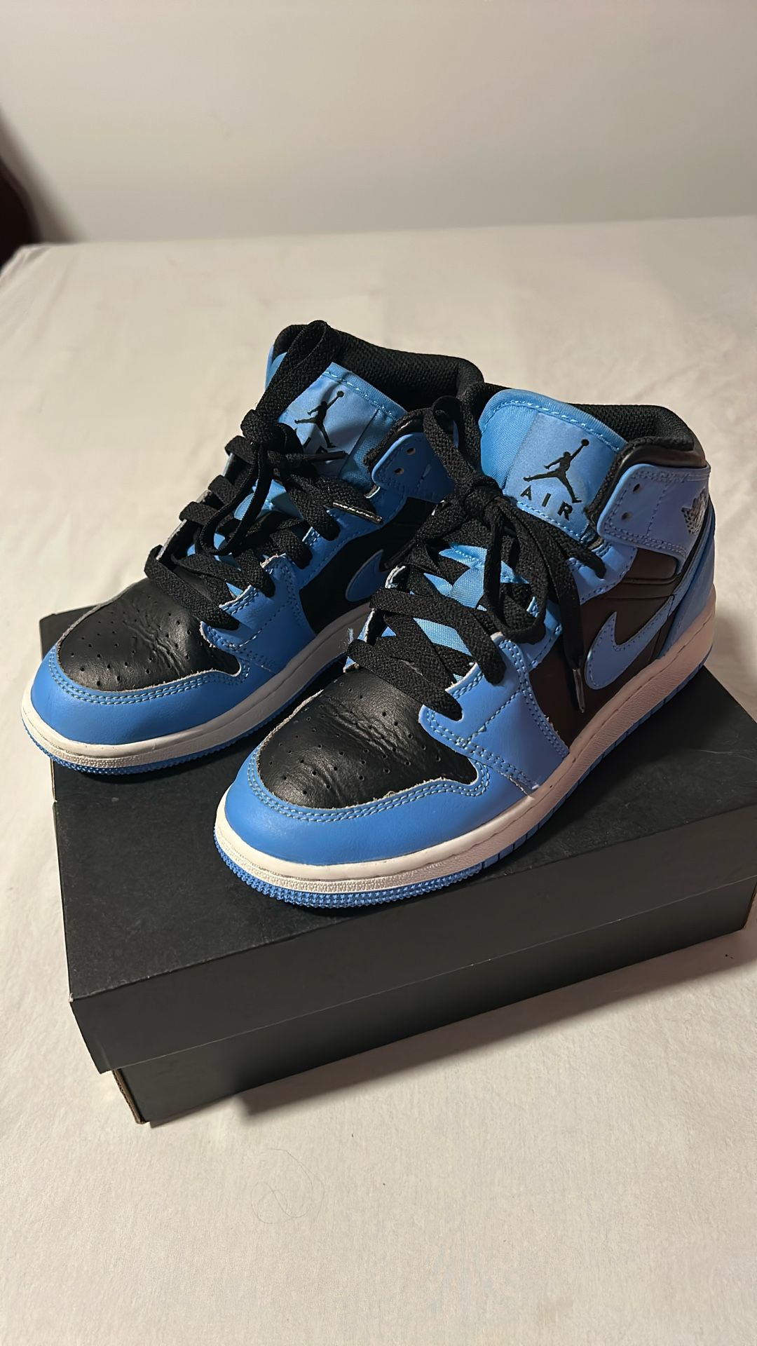 Air Jordan’s Size:4