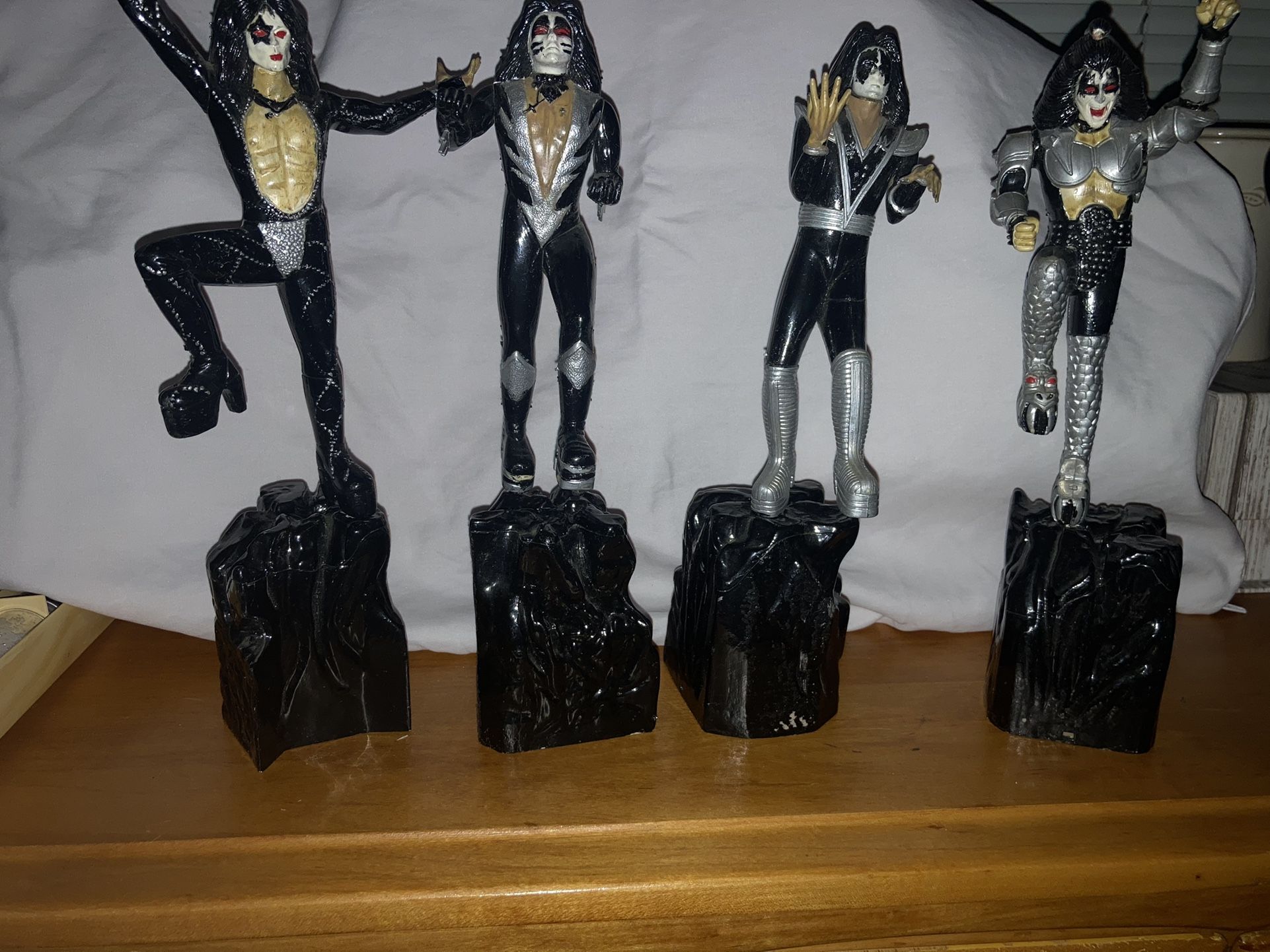 Kiss Figurines