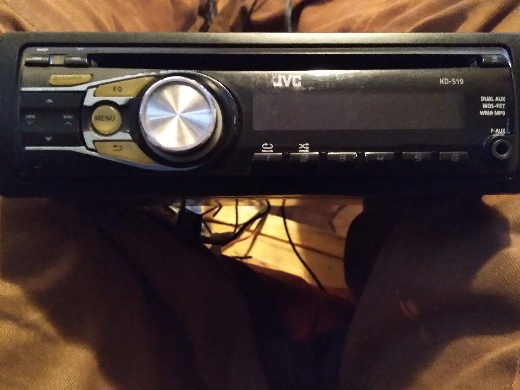 Car Stereo And Boss 6x9 Speakers 