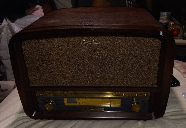 Signature Vinyl Record Player/cd Player/am/fm/mp3 