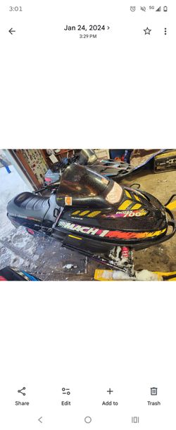 Skidoo snowmobile