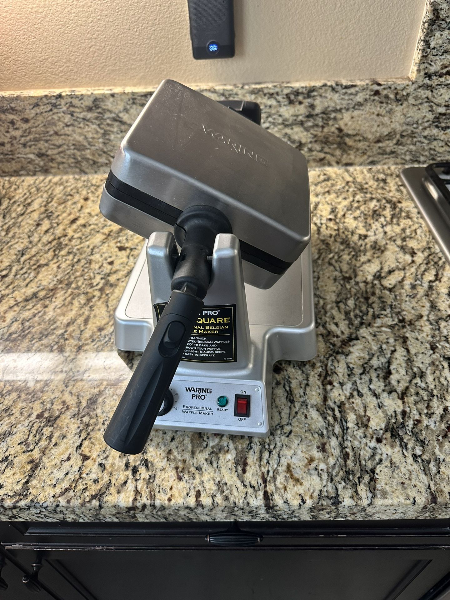 Waffle Maker 