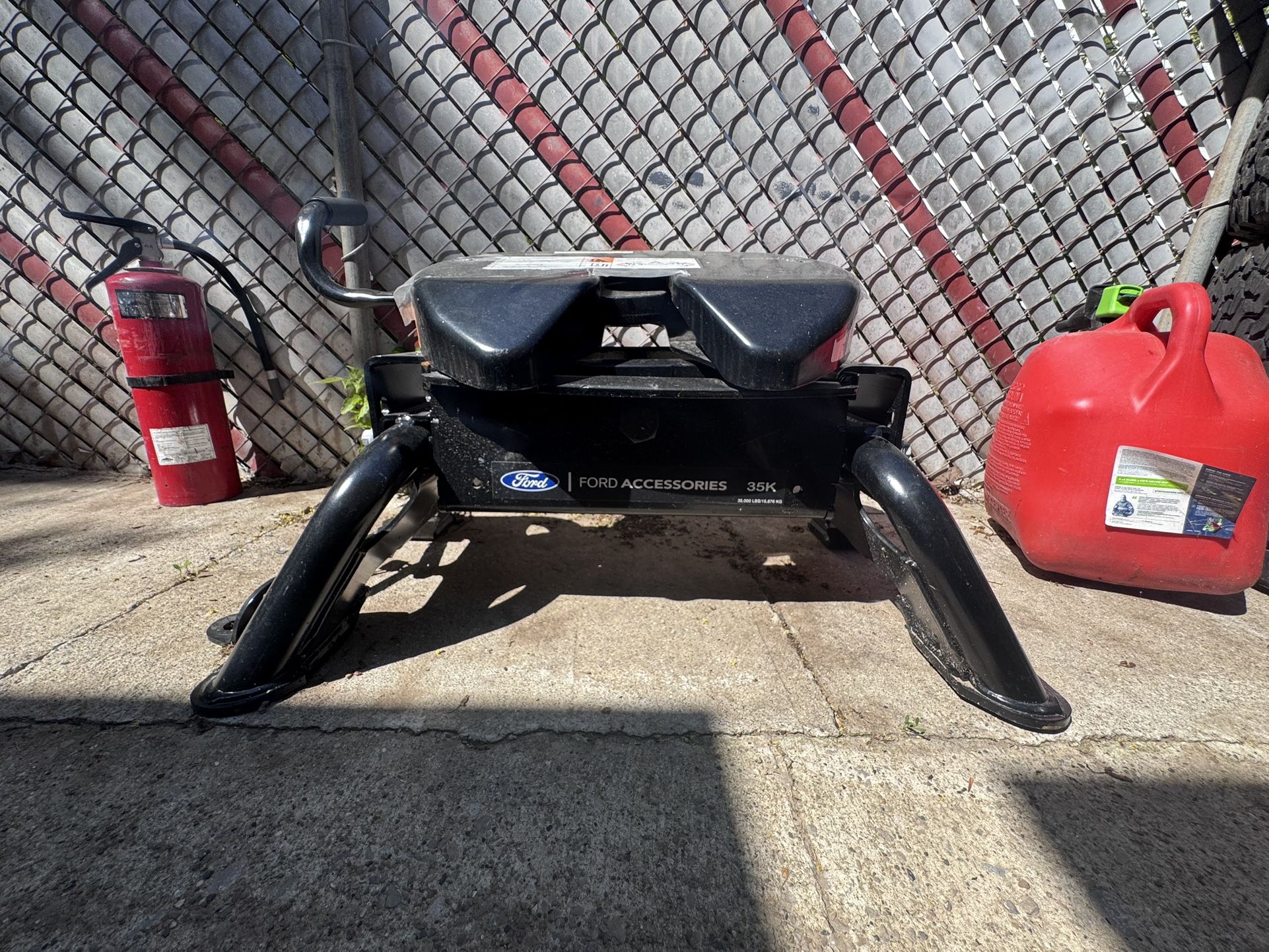 Ford 2025 5th Wheel Hitch Kit