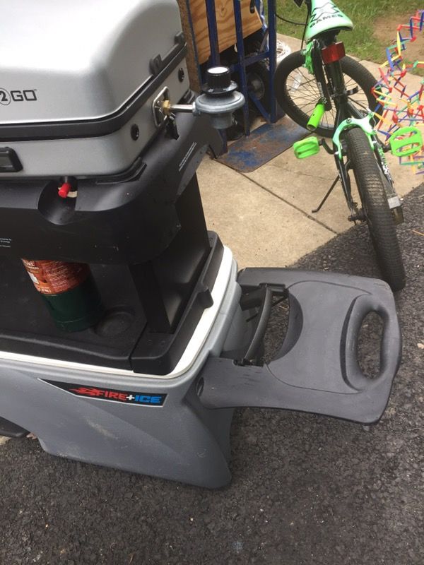 Thermos Fire And Ice Grill Gas Grill/cooler Combo Tailgate Must Have for Sale in Warminster, PA