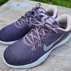 👱‍♀️Nike Flex TR7 Women's Athletic Shoes, Size 7