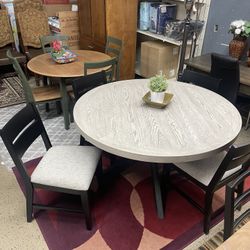 Modern Chic Dinette