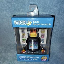 
iTECH jr Kids Smartwatch Comes With Bonus Earphones

