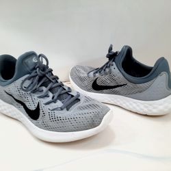 Nike Lunar Skyelux Running Shoe
Size Men's 10