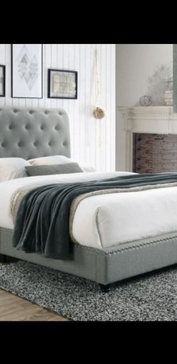 King Platform bed W USB Ports