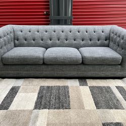 Sofa!! Delivery Available 🚚!! Chesterfield Sofa! Dimensions: 93” Length x 31” Height x 38” Depth 