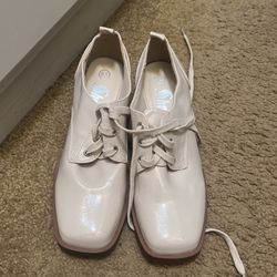 A New Beige Women’s Schoes