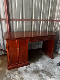 Free desk