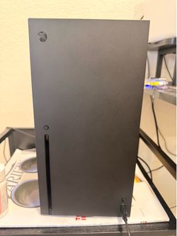 Selling Xbox series X 1tb