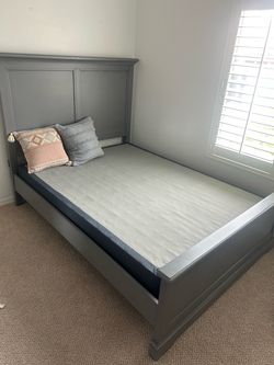 Matching RC Willey Gray Wood Full Bed Frame & 5-Drawer Dresser Set
